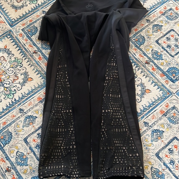 Alo Yoga high waist patina capri leggings - Picture 4 of 6